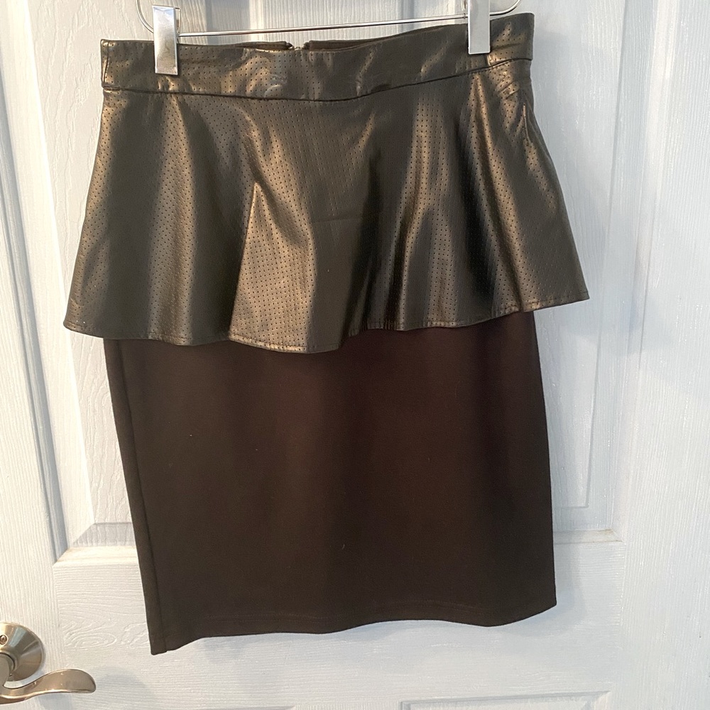 Mossimo pencil skirt with faux leather ruffle